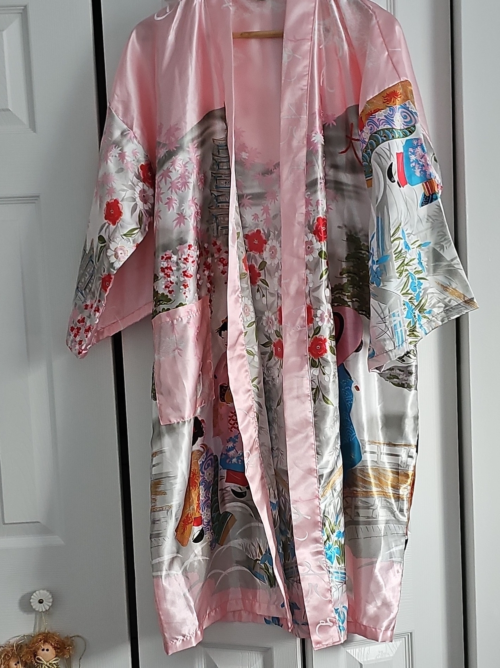 Women's Pink Floral Satin Kimono Robe, without belt.
